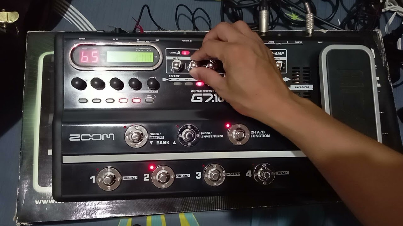 Zoom G7.1ut Guitar Effects Processor Sound Check - YouTube