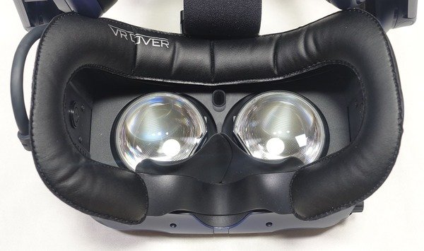 HTC VIVE Pro フルセット版」をレビュー。従来機より78％も高精細に