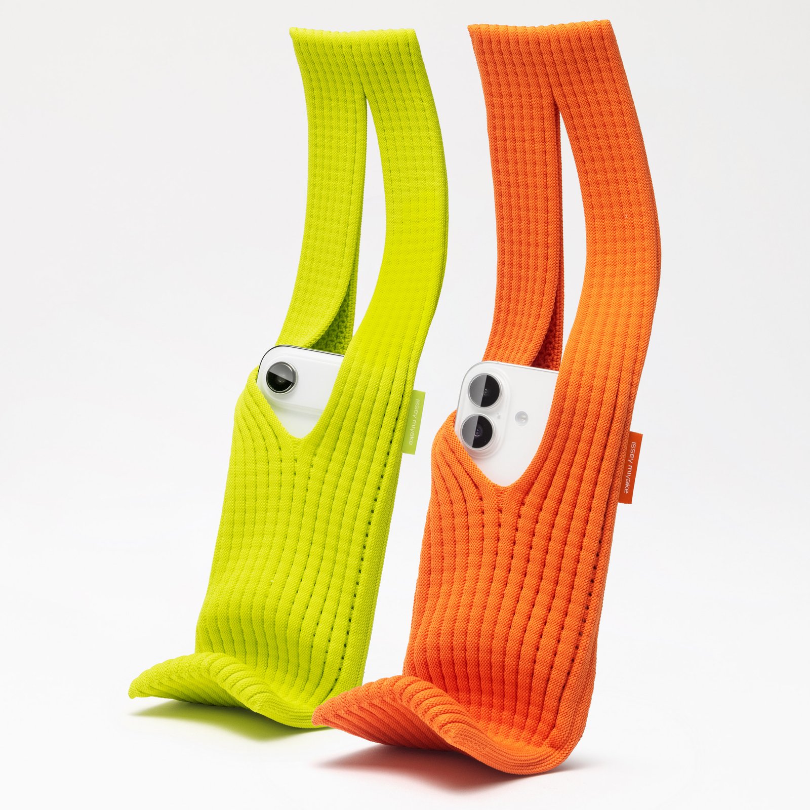 Apple and Issey Miyake create expandable iPhone Pocket