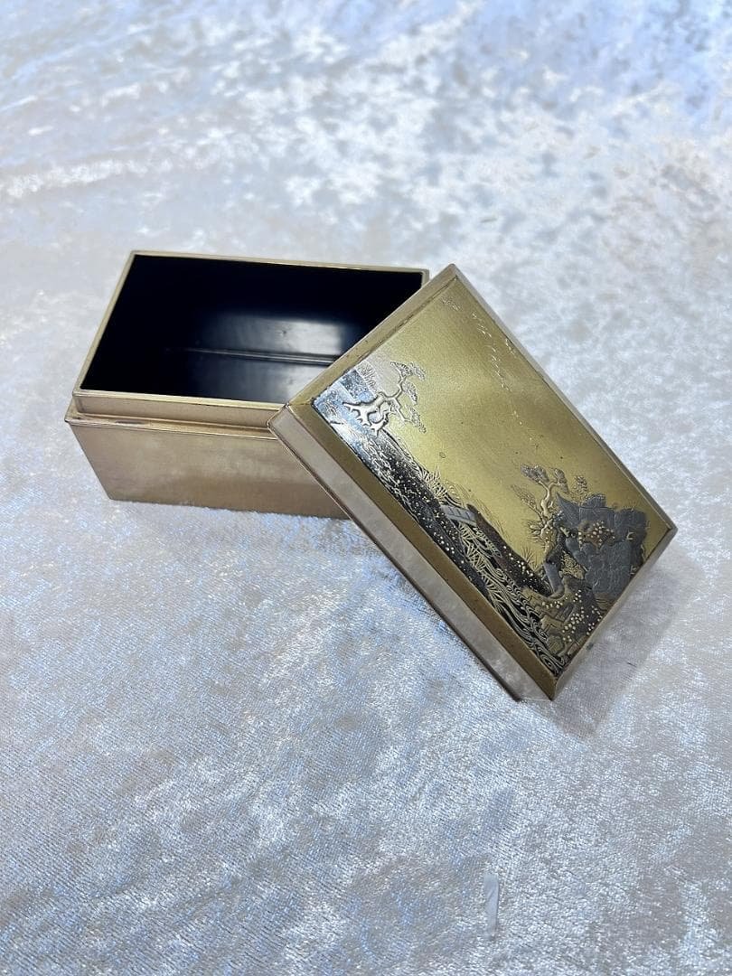 金蒔絵山水紋香箱　江戸期　合せ箱　金銀 漆器 技の器①】貝藻蒔絵沈箱（かいそうまきえじんばこ） | 【特集】香りを